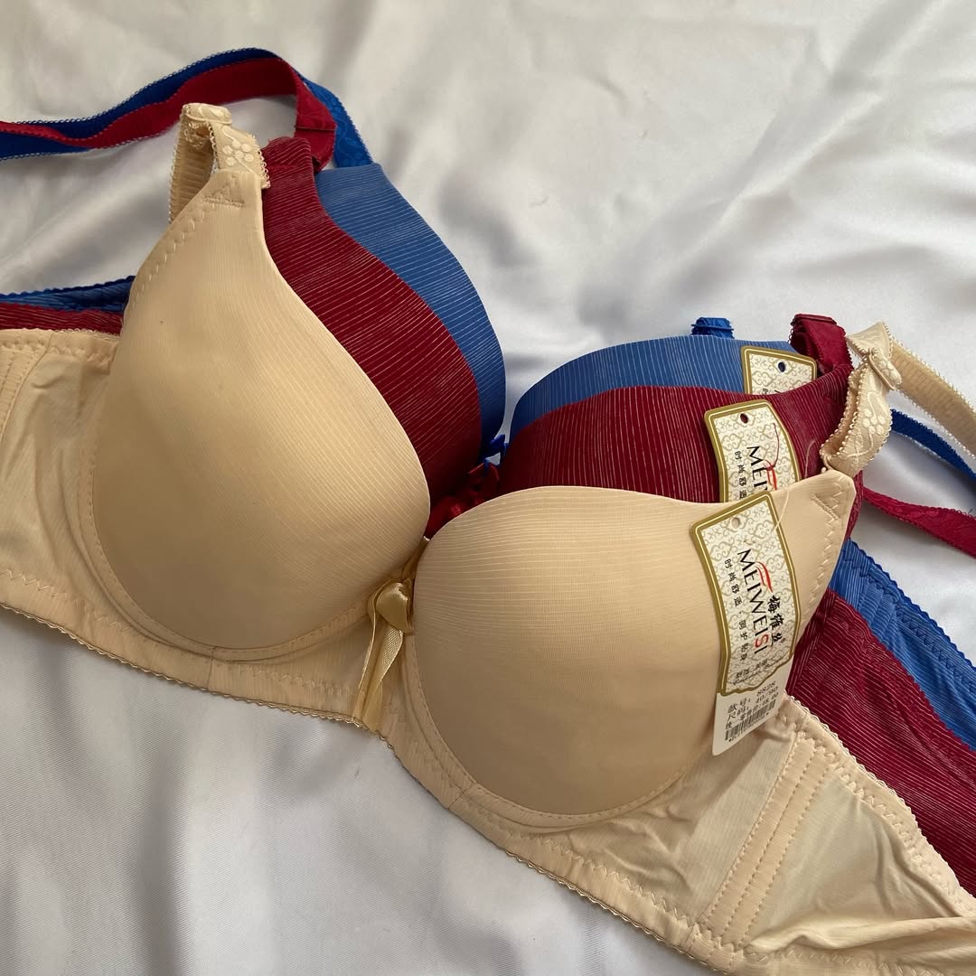 سوتین اسفنجیِ طلا ، کد 25